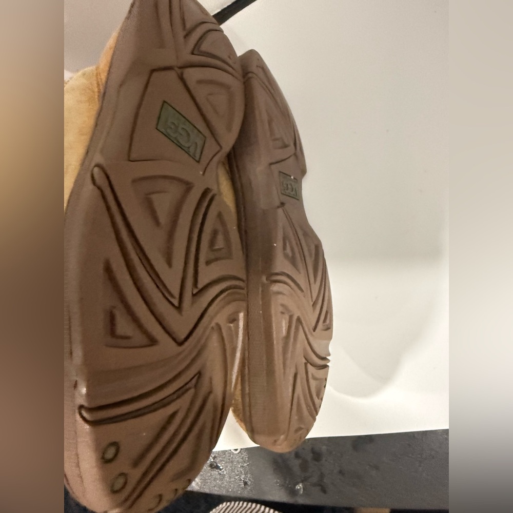 Ugg chestnut Boot - image 9